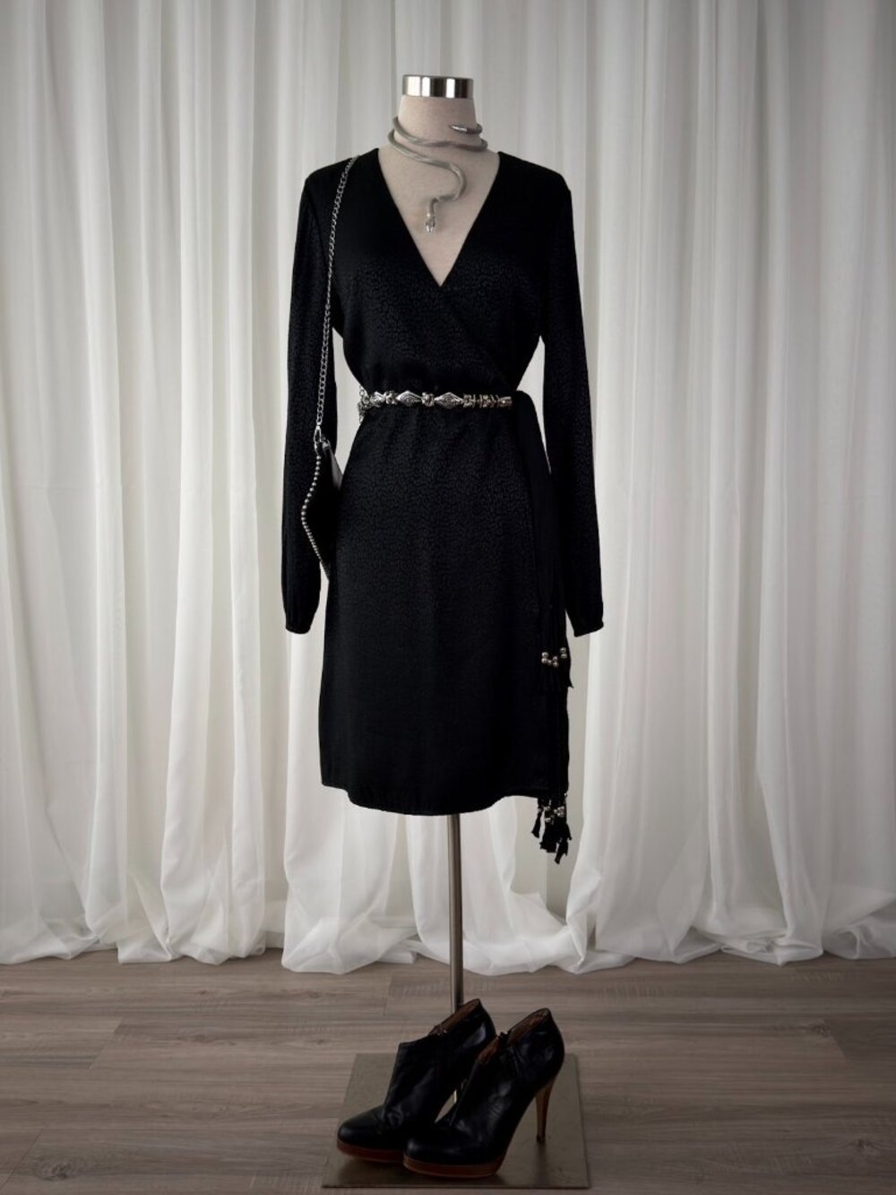 Banana Republic Leopard Jacquard Wrap Dress Womens 8 Black Long Sleeve Midi